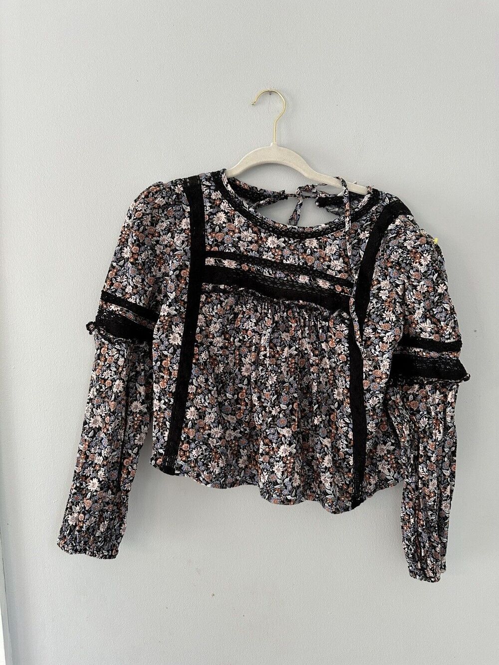 American Eagle Women Long Sleeve Blouse Top Shirt Size Medium Floral